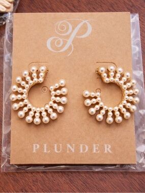 #1088 Plunder Gold Hoop Earrings with Cream Pearls